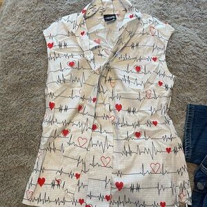 Retrolicious Heartbeat Pattern Blouse